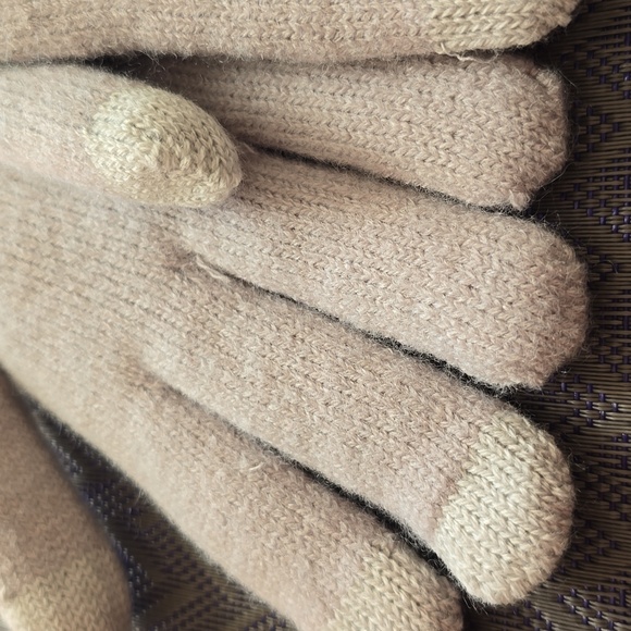 SONOMA BRAND WOMEN'S LINED GRAY WARM WINTER GLOVES ONE SIZE FITS MOST - Picture 5 of 8